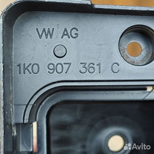 Кронштейн блока предохранителей VAG/ Skoda /VW /Аu