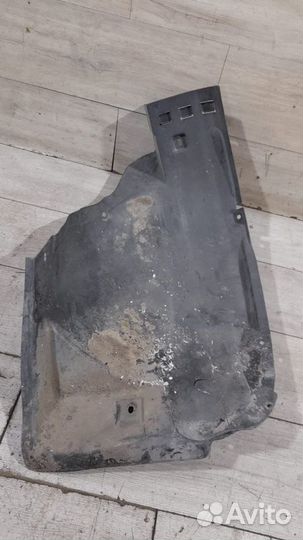 Подкрылок передний правый Opel Astra J С 2009 По