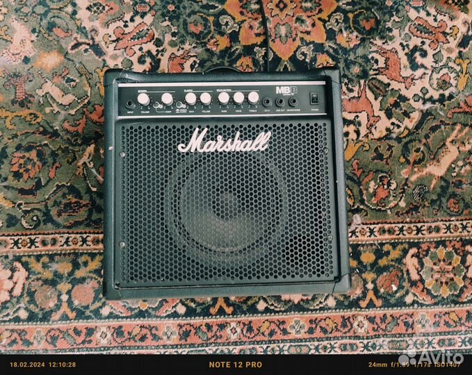 Басовый комбоусилитель