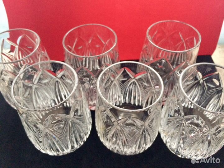 Хрустальные рюмки коньячные