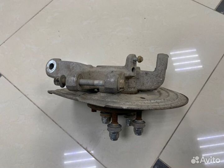 Кулак (цапфа, ступица) задний правый Jaguar S-Type