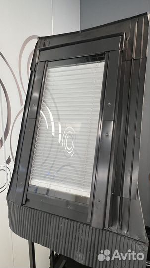 Деревянное мансардное открывающееся окно