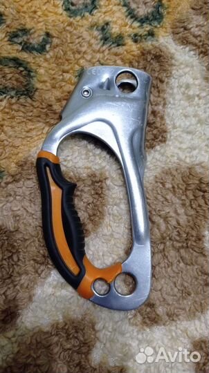 Жумар правый Petzl