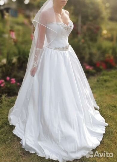 Свадебное платье с шубкой и фатой