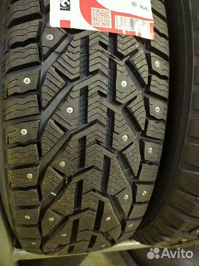 Tigar SUV Ice 215/60 R17