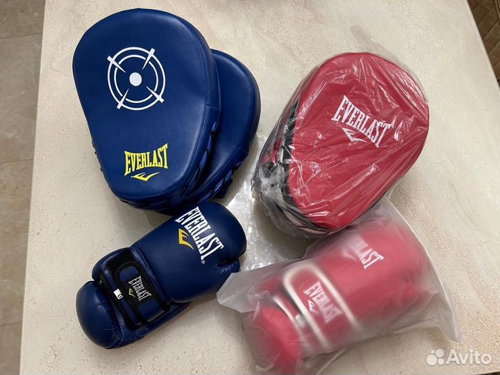 Боксерские лапы и перчатки Everlast