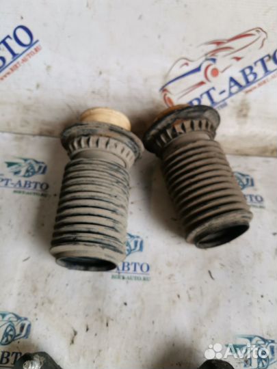 Опора переднего амортизатора Ford Mondeo III (2000