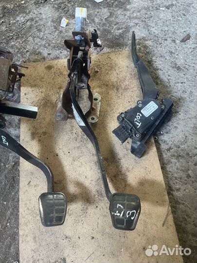 Педали педали газа тормоза Colt Z30 L