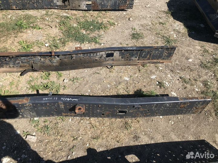 8136981 Рама с документами Iveco Stralis