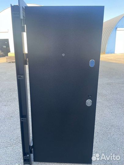 Двери входные