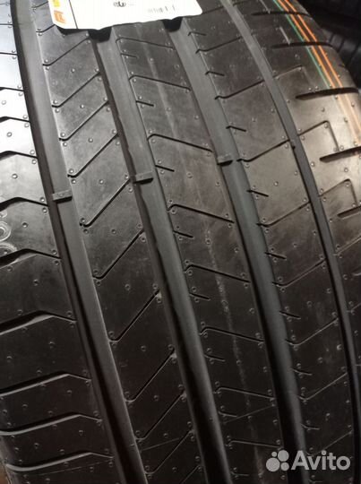 Pirelli P Zero PZ4 L.S. 315/35 R22 и 275/40 R22 111Y