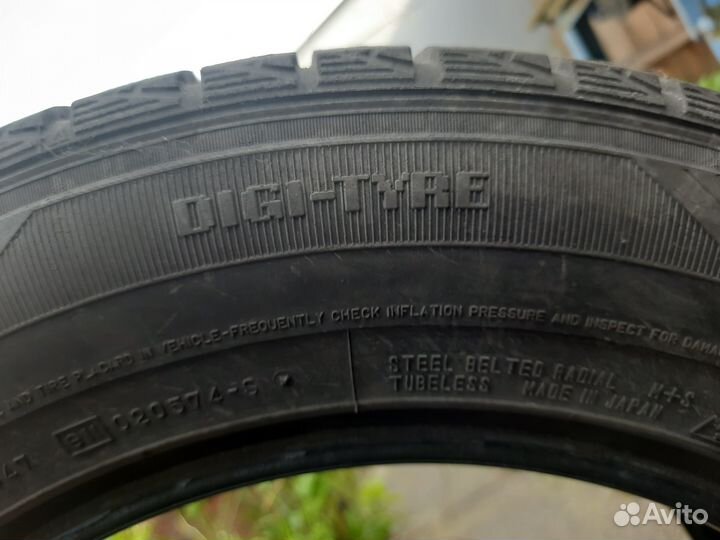 Dunlop Graspic DS3 215/65