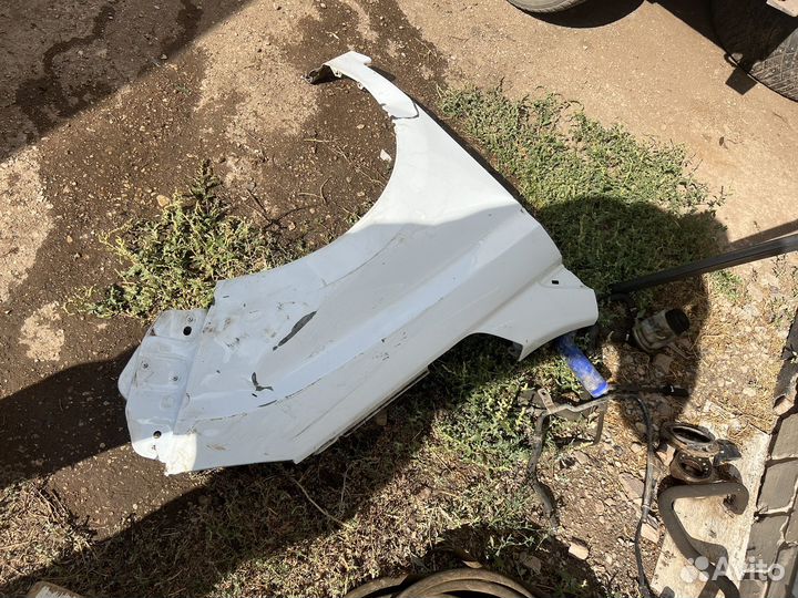 Переднее правое крыло LADA xray белое
