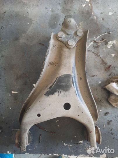 Рычаг передний правый Рено Дастер