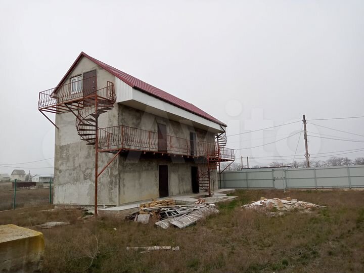 Дом 180 м² на участке 8 сот.