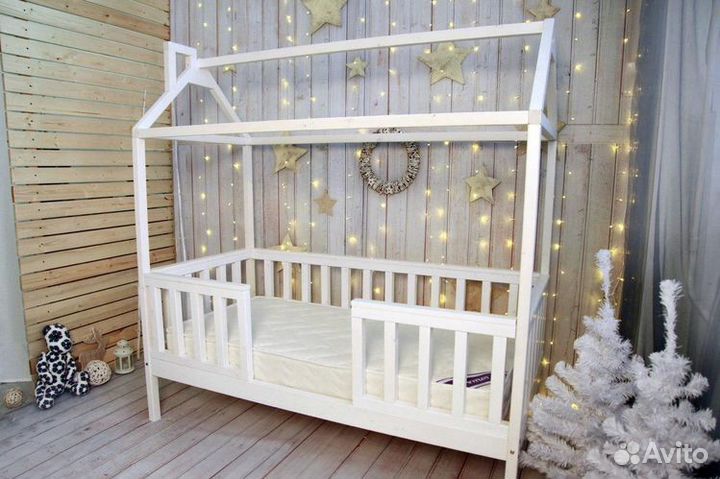 Кровать домик