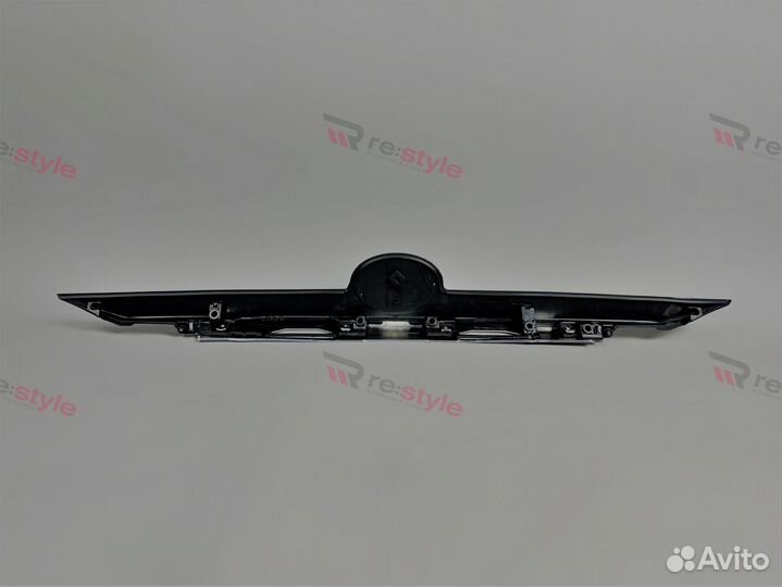 Молдинг багажника Toyota Camry 50 2м 14-17г