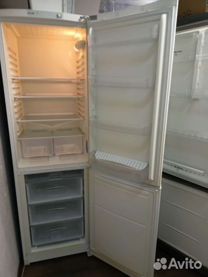 Холодильник Индезит 2м белый