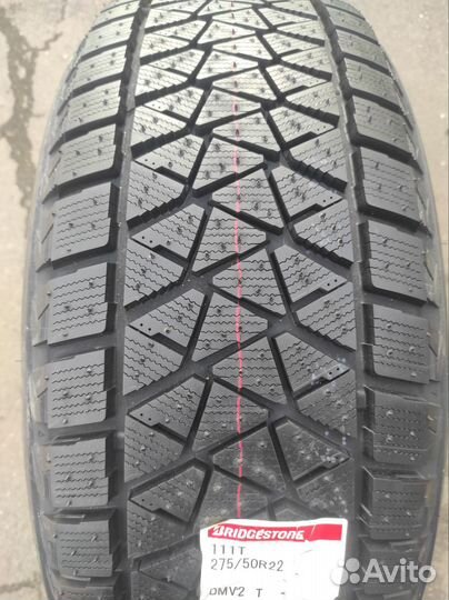 Bridgestone Blizzak DM-V2 275/50 R22 111T