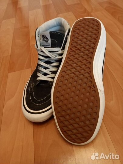 Высокие кеды Vans