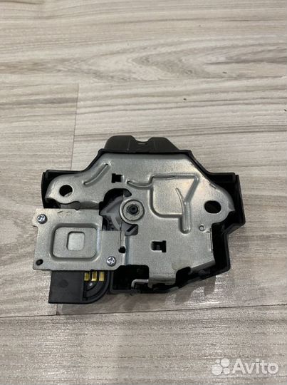 Замок багажника Toyota Camry 70 Оригинал