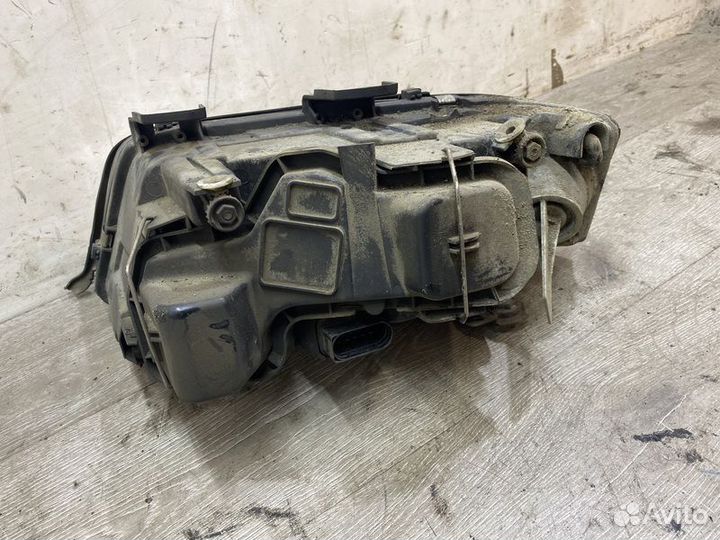 Фара правая Audi A6