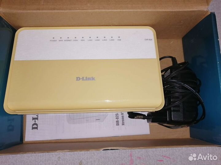 Wi-Fi роутер D-Link DIR-825