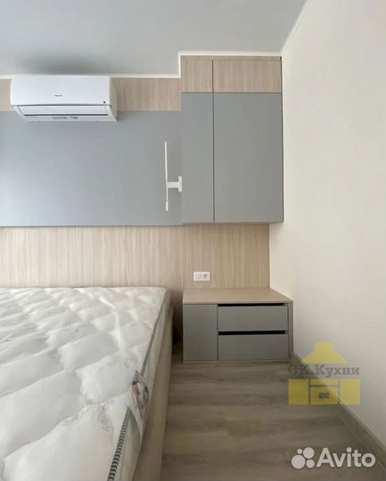 Зеркальный шкаф