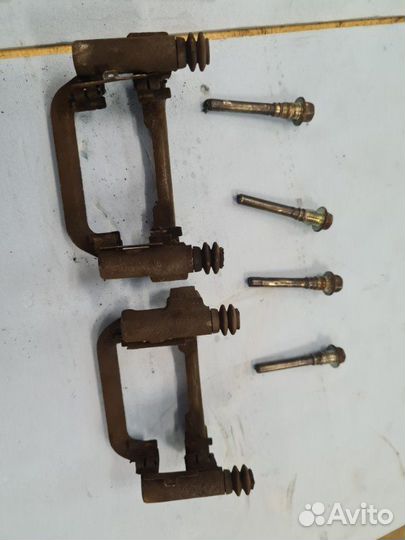 Скоба суппорта задняя Nissan X-Trail T31 2008