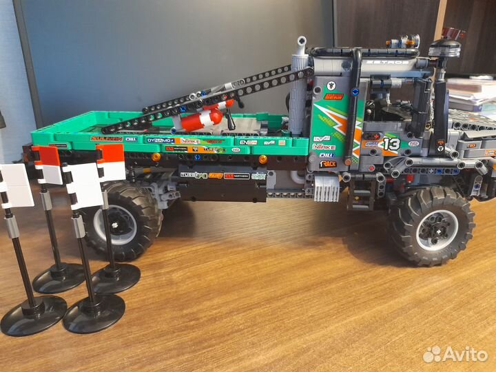 Конструктор Lego Technic Mercedes-Benz 42129