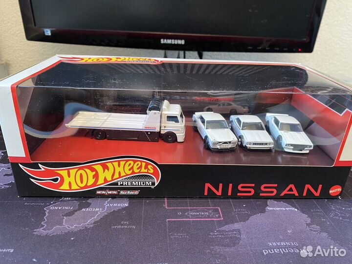 Hot wheels premium Диорама Nissan