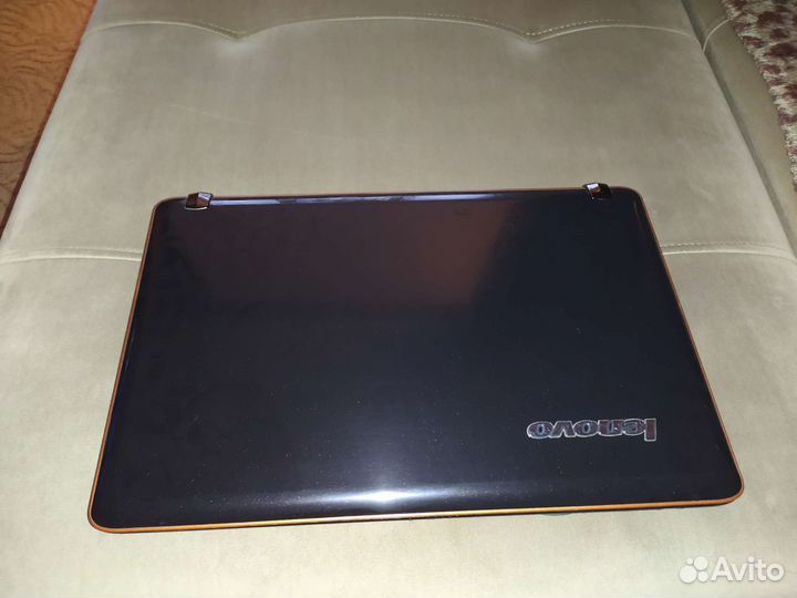 Lenovo y560