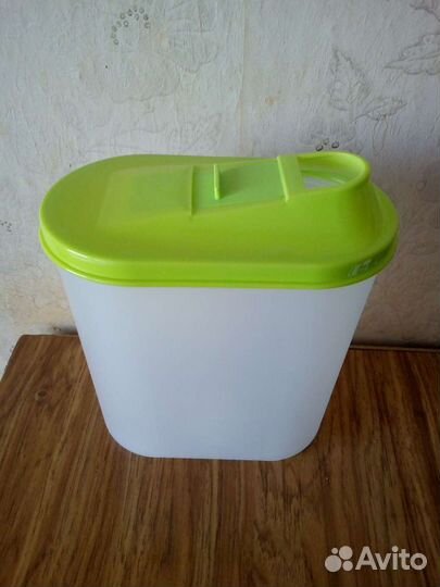 Емкость для сыпучих продуктов 2л,новая