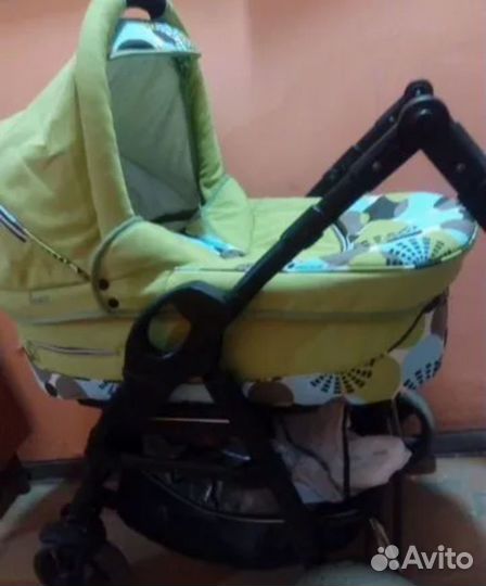Детские— каляска,стол для кормления,ванночка