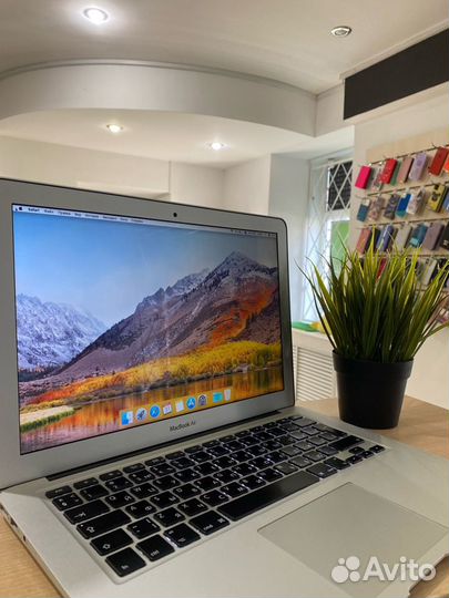 MacBook Air 13 2013 8/250Gb Core i5