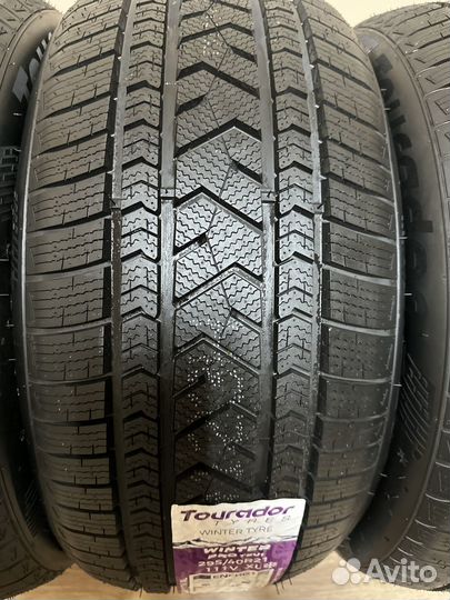 Tourador Winter Pro TSU1 295/40 R21 111V