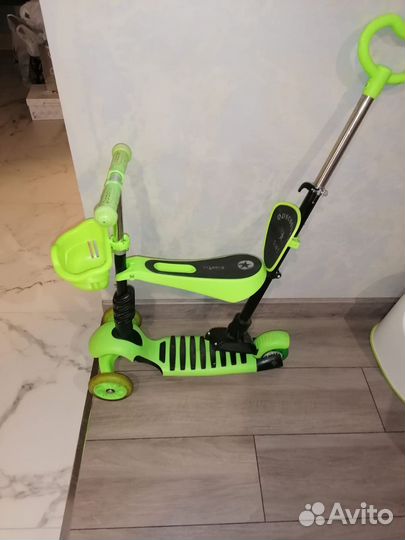 Самокат scooter с родительской ручкой