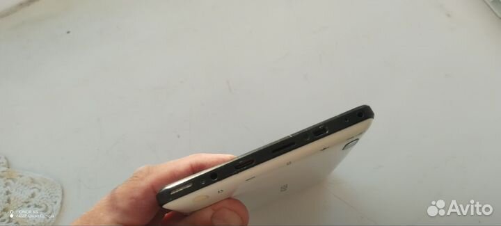 Планшет на запчасти или под восстановление