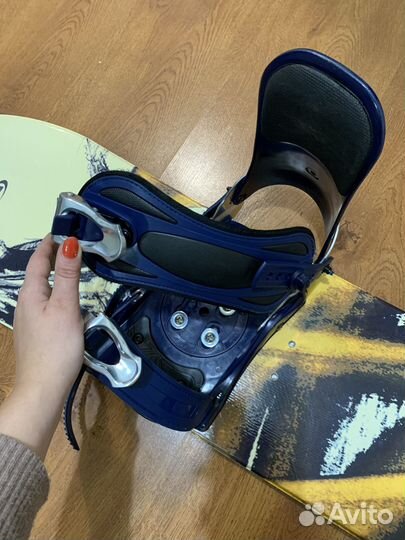 Продам сноуборд С креплениями