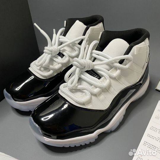 Nike Air Jordan 11 concord