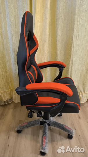 Игровое компьютерное кресло