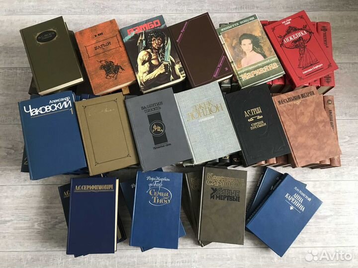 Книги в ассортименте