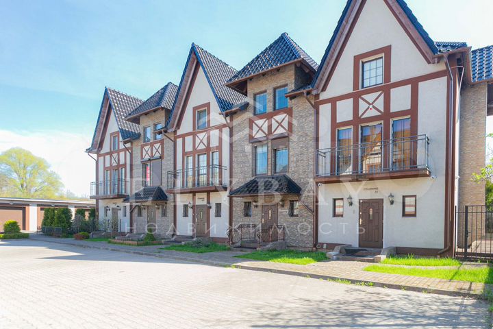 Таунхаус 145 м² на участке 1 сот.