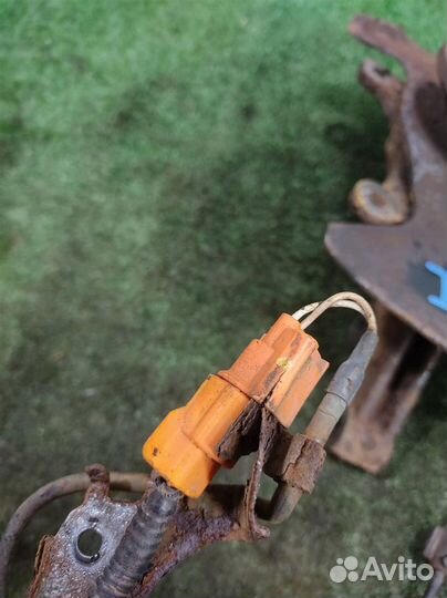 Кулак передний левый Honda CR-V 2 (RD5) 2005