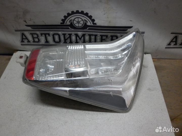 Фонарь Toyota Prius 30 2010 1.8