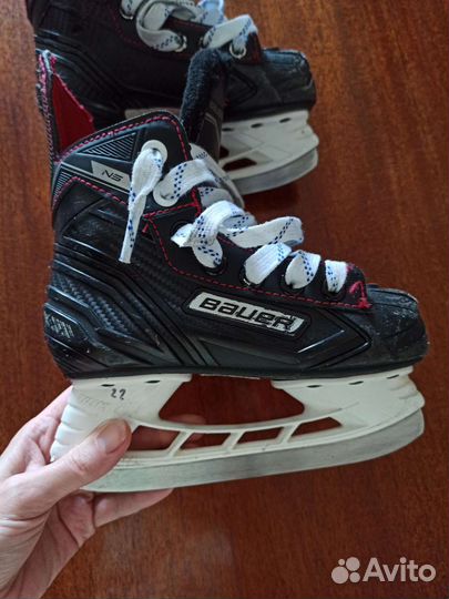 Хоккейные коньки бауэр 10YTH R