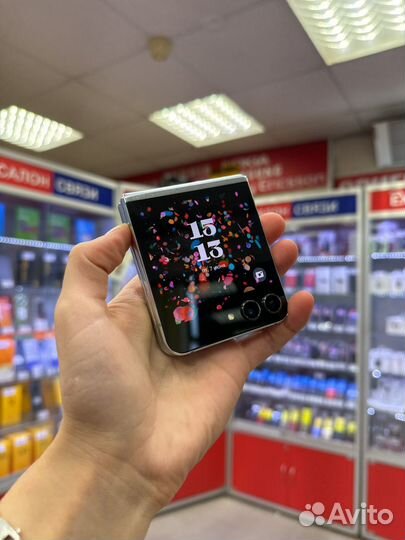 Samsung Galaxy Z Flip5, 8/256 ГБ