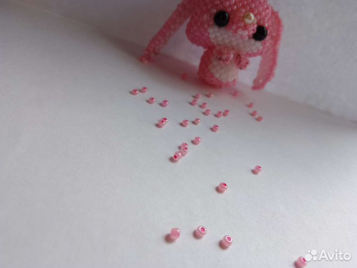 Зайчик из бисера