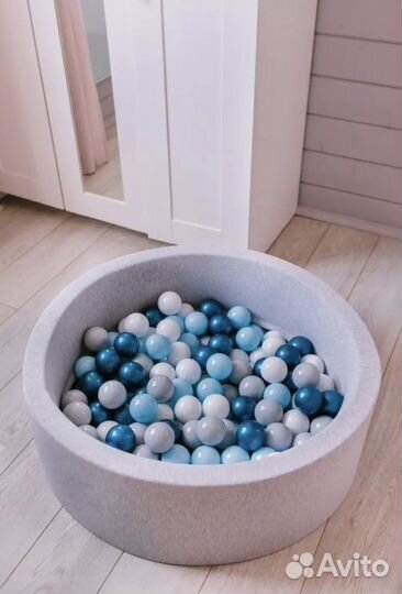 Продам детский сухой бассейн с шариками