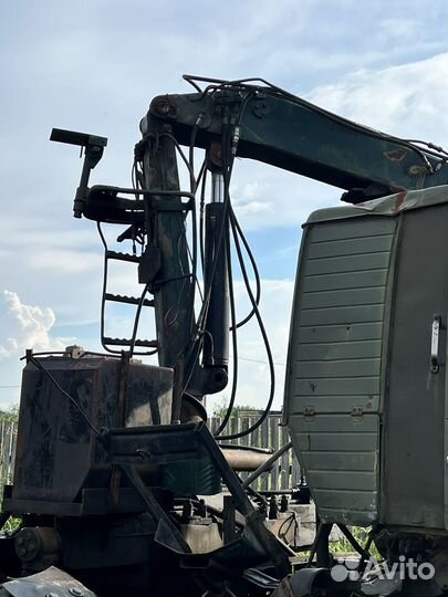 Камаз 4310 с манипулятором фискарс